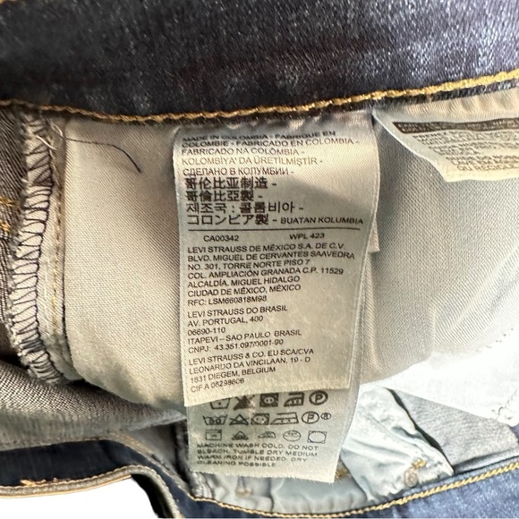 LEVI’S Rolled Cuff Bermuda Shorts - Picture 8 of 12